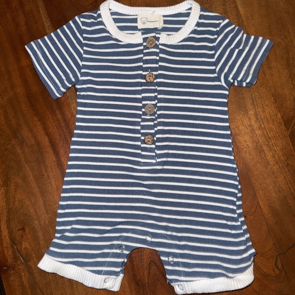chubby bubby bear Other - Navy and White Striped Kids Bodysuit